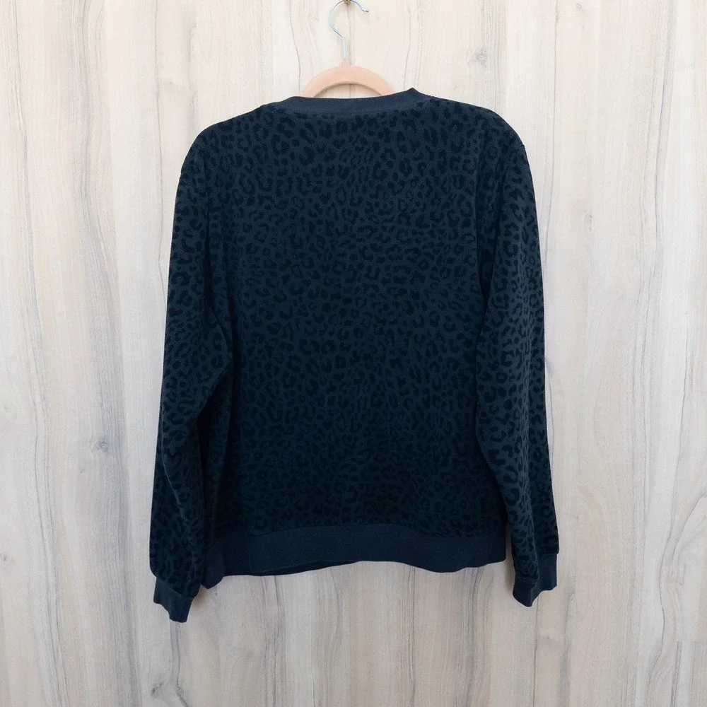 Nike Women Leopard Print Sweatshirt L Black Fleece Gold Logo Crewneck Athleisure